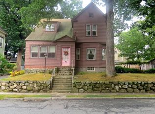 152 Wentworth Ave, Lowell, MA 01852
