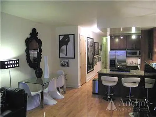 Rented by Anchor Associates | media 7