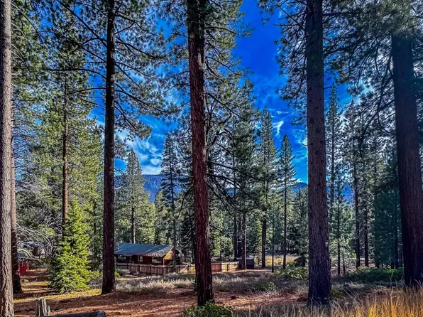1541 Oflying Dr, South Lake Tahoe, CA 96150
