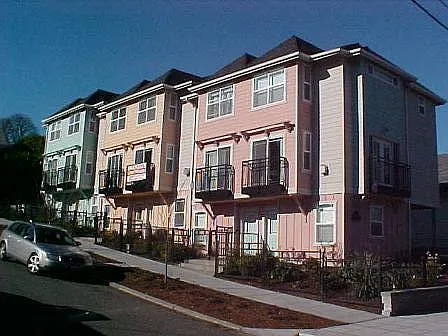 1924 E Denny Way