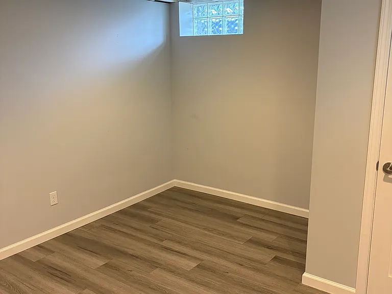 1481 Westminster Dr — Photo 15