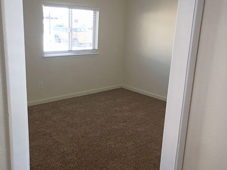 3225 Lucerne Way — Photo 10