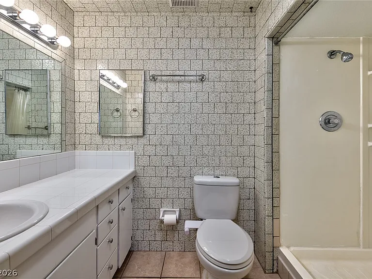 1824 Saylor Way — Photo 10