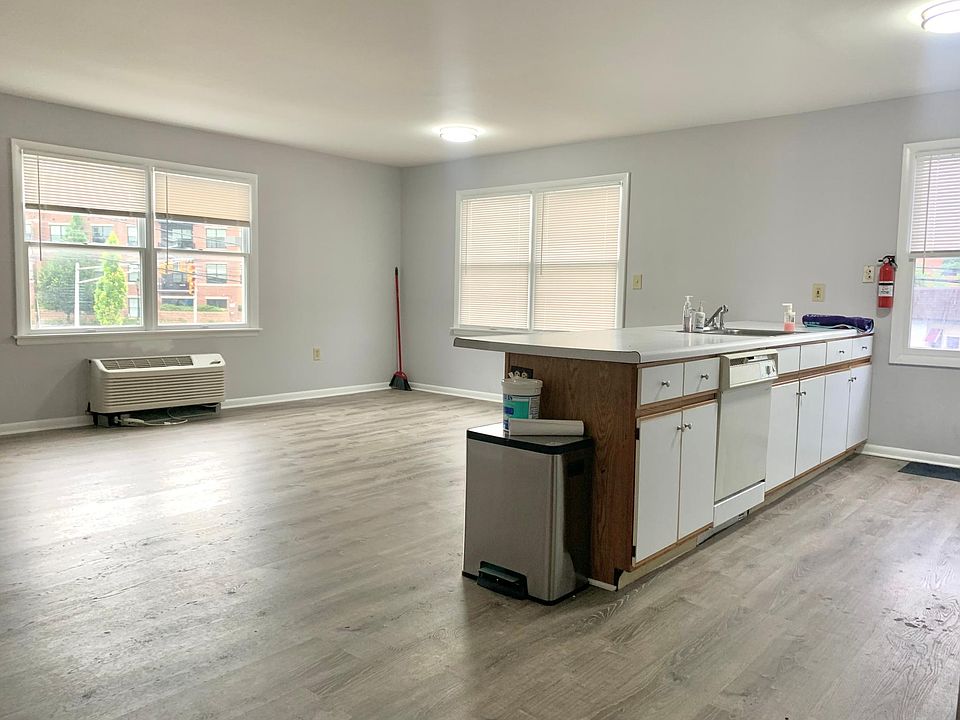 1st image of 1036 Chancellor Ave APT 4