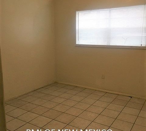5th image of 903 S Mesquite St