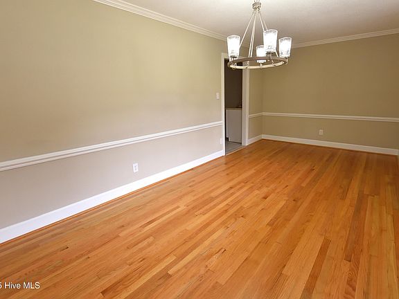 4th image of 3009 Wellington Drive