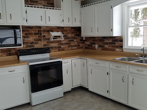 3rd image of 15335 Kevin St