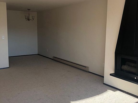 3rd image of 2031 Franklin Ave E APT 402