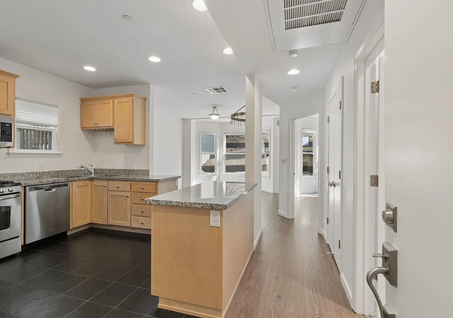1215 Jackson Street — Photo 3