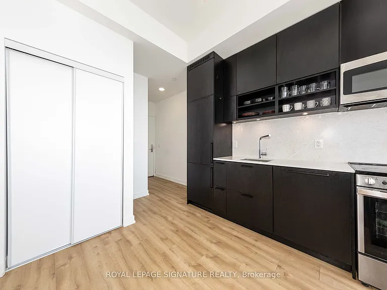 135 E Liberty St #Penthouse 9 — Photo 4
