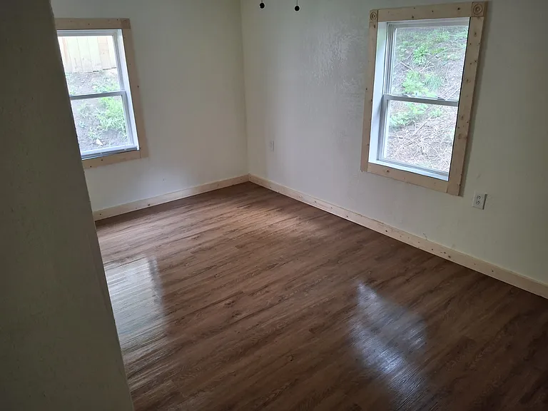 83 Glenview Ave — Photo 5