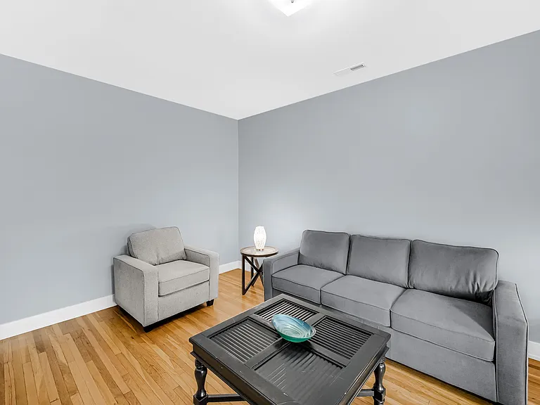 6022 S Eberhart Ave #2N — Photo 3