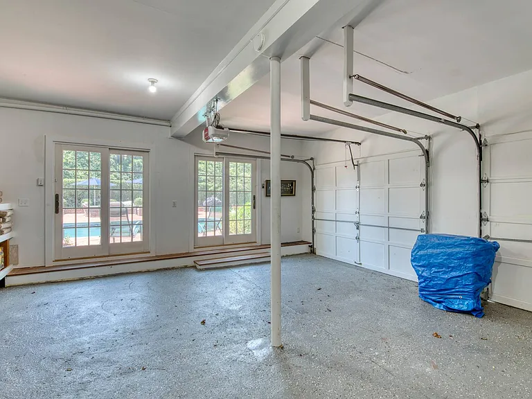 312 Ocean Rd — Photo 36