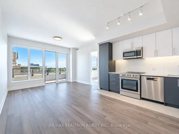 2525 Bathurst St, Toronto, ON