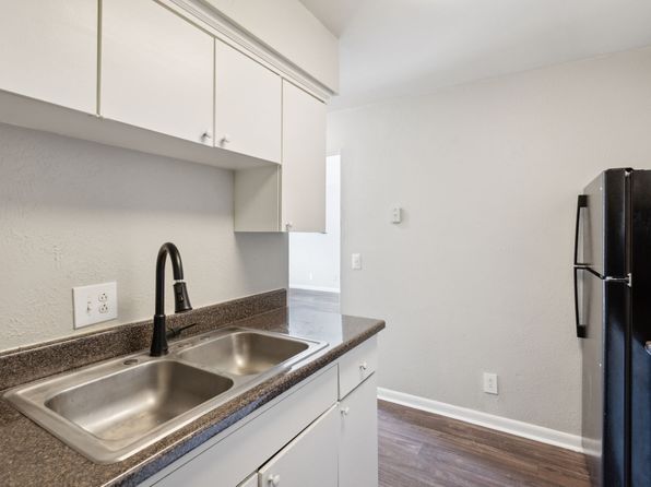 201 E Palestine Ave APT E26