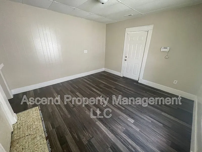 1 bed, 1.0 bath, $994 — Photo 3