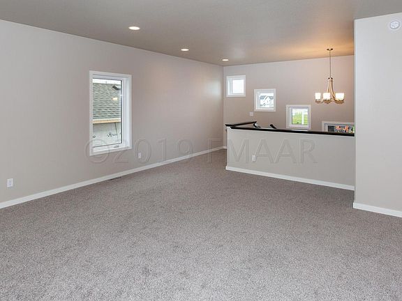 4th image of 3223 39th Ave S