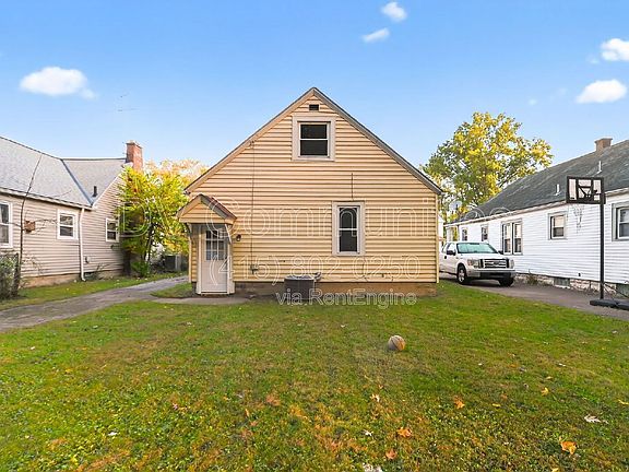3rd image of 126 Erie St