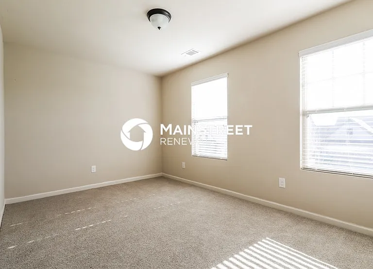 732 Independence Ave — Photo 11