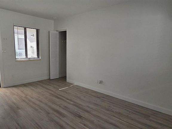4th image of 1830 Lincoln St #2