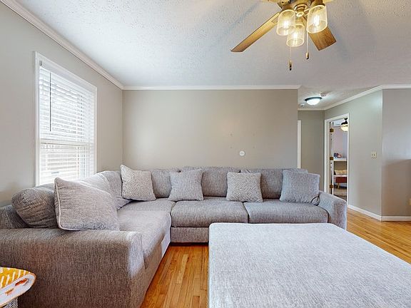 4th image of 630 Hillwood Dr