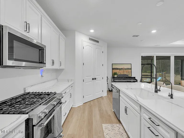 12464 Clapboard Bluff Trl — Photo 11