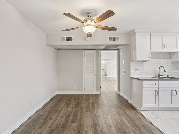 3rd image of 626 E Verdugo Ave APT L