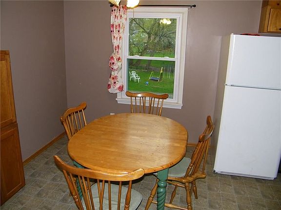 5th image of 22 Homestead Dr