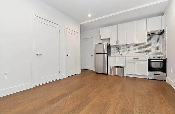 Rented by MOTION New York | media 15