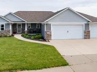 W5788 Jochmann Dr, Appleton, WI 54915