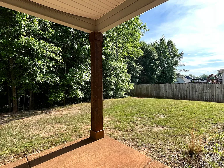1955 Boxwood Way — Photo 32