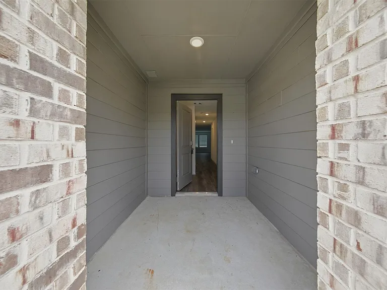 40810 Hawthorne Glades St — Photo 5