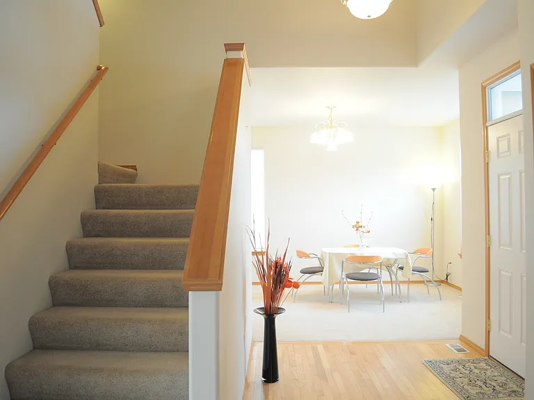 551 Quincy Ave NE — Photo 5