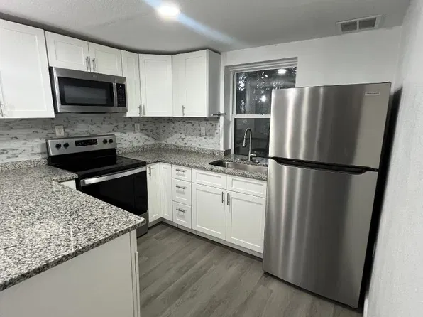 805 N Eustis St APT B, Eustis, FL 32726