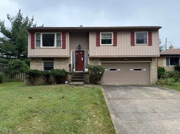 14140 Mustang Dr, Maple Heights, OH 44137
