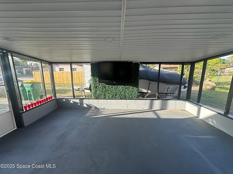 3782 Catalina Dr — Photo 9