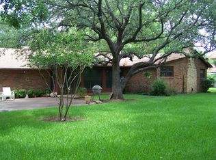 405 W 5th St, Cleburne, TX 76033