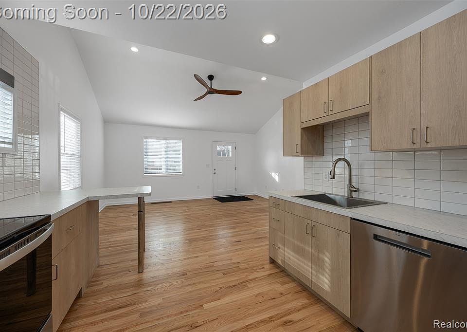 623 E Brockton Ave, photo 5