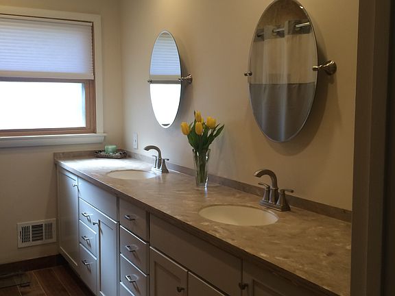 4th image of 8745 Glencoe Cir