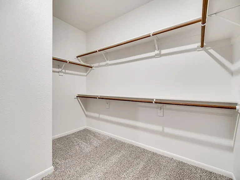 905 Calhoun Dr — Photo 9