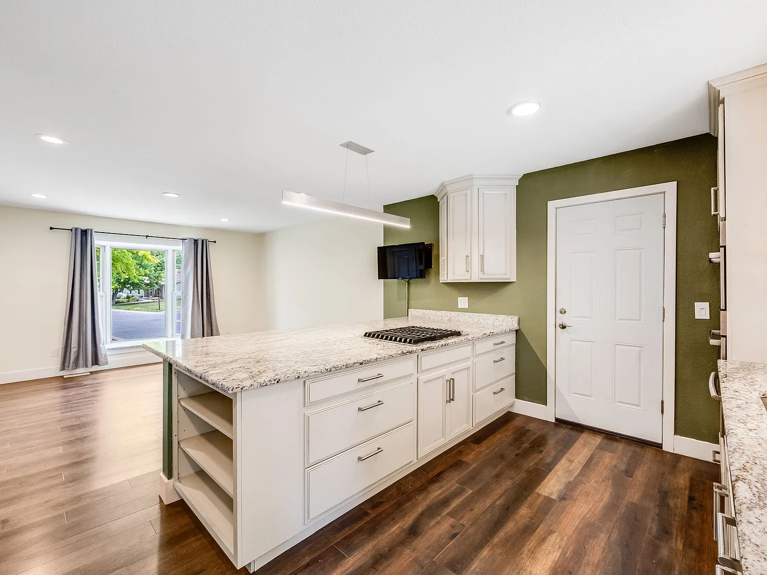 16135 E Baker Pl — Photo 2