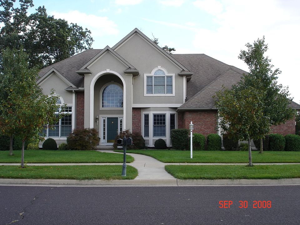Elegant home in prestigious Weaverridge!