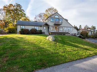 58 Overhill Rd, Warren, RI 02885