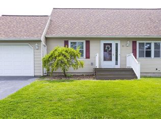 85 Grandview Ln, Rochester, NY 14612