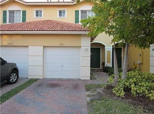1721 SW 81st Ter