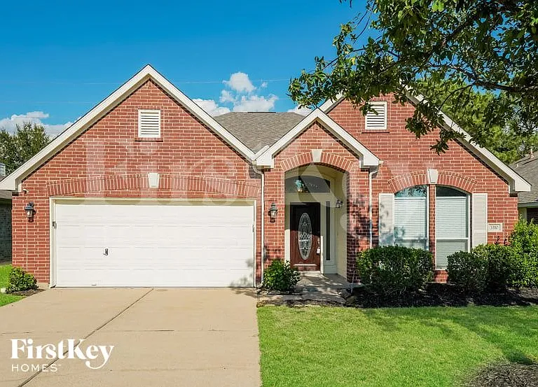 3310 Rainport Dr — Photo 1