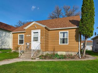 806 N Main St, Crookston, MN 56716