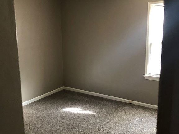 4th image of 148 Basswood Ave