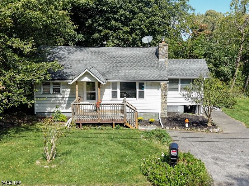 1st image of 103 Breakneck Rd