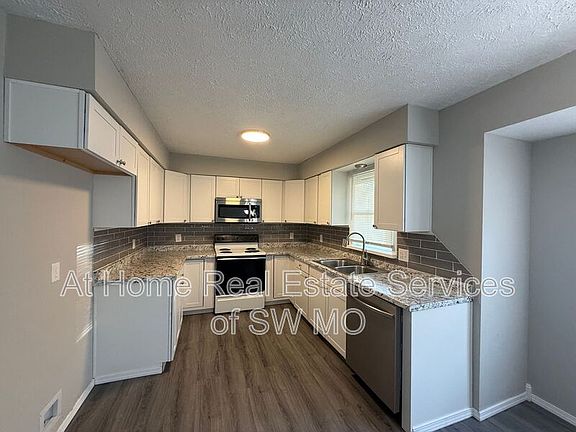2nd image of 4050 S Ridgecrest Dr